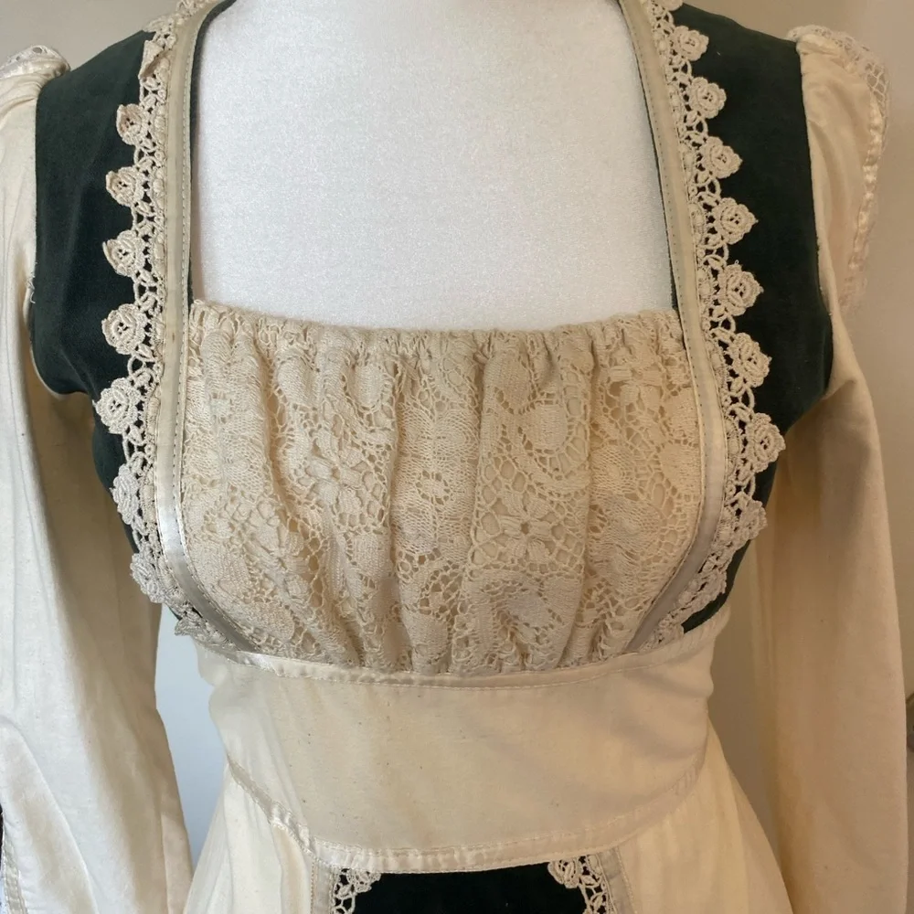 Genuine 70’s gunne sax prarie renaissance dress, size small - Picture 3 of 9